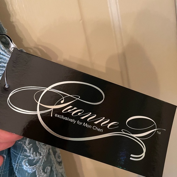 Ivonne D for Mon Cheri formal dress - Picture 6 of 6